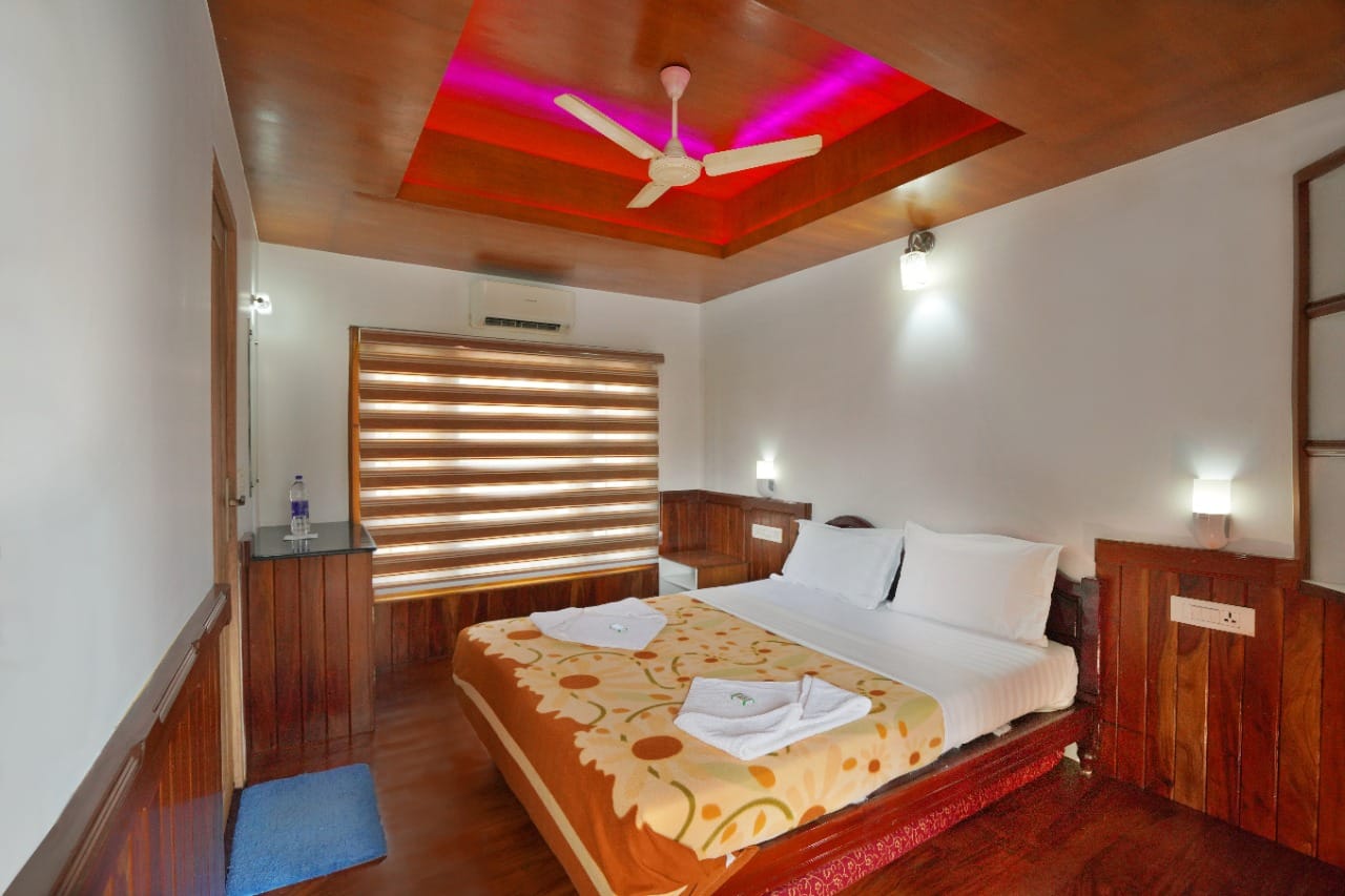 Allepey houseboats